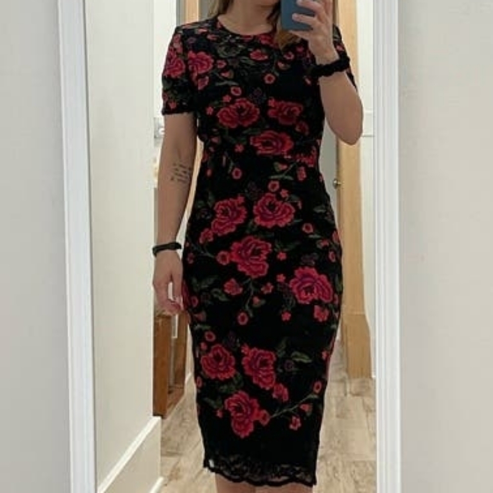 Trina Turk Women's Dress Floral Red Black Size 10 Lace Midi Length Embroidered